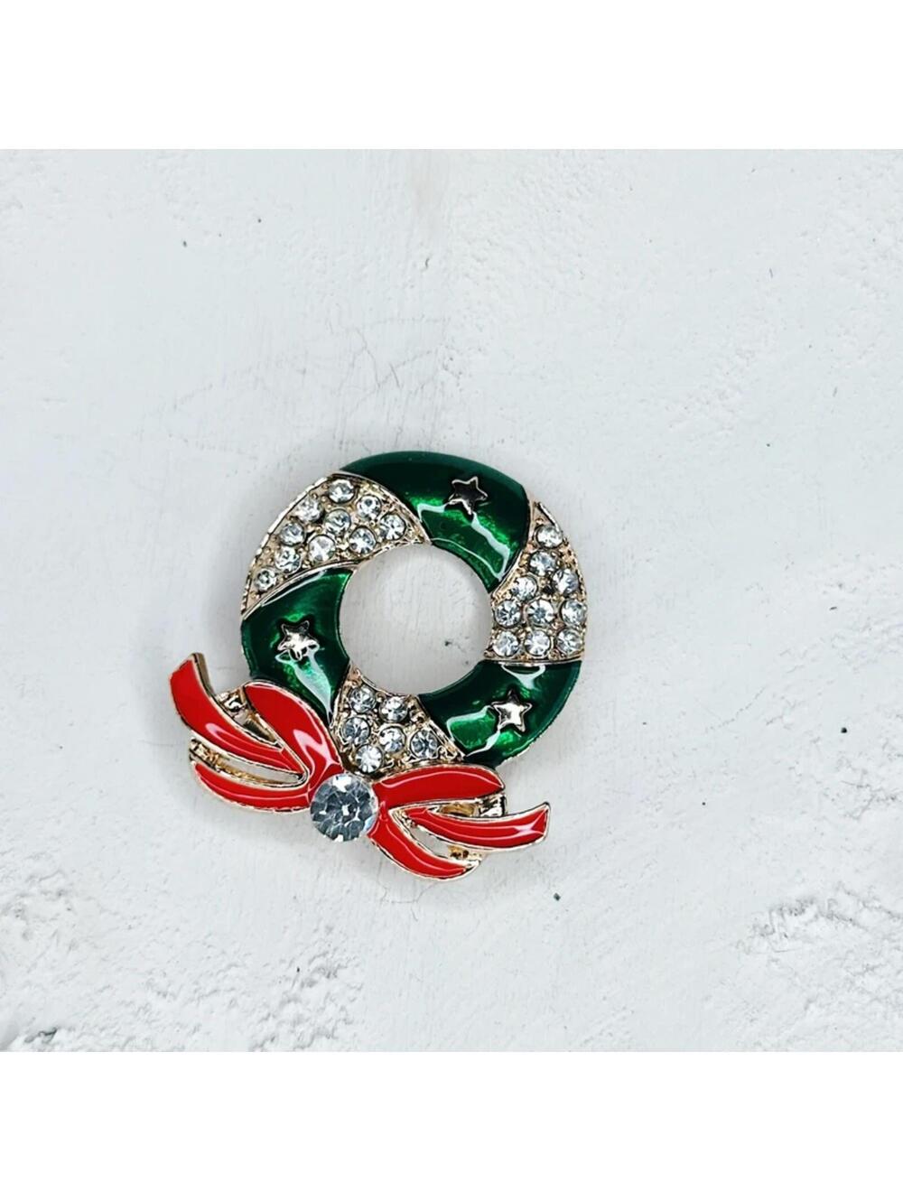 430u. Green Enamel Weather Christmas Goldtone